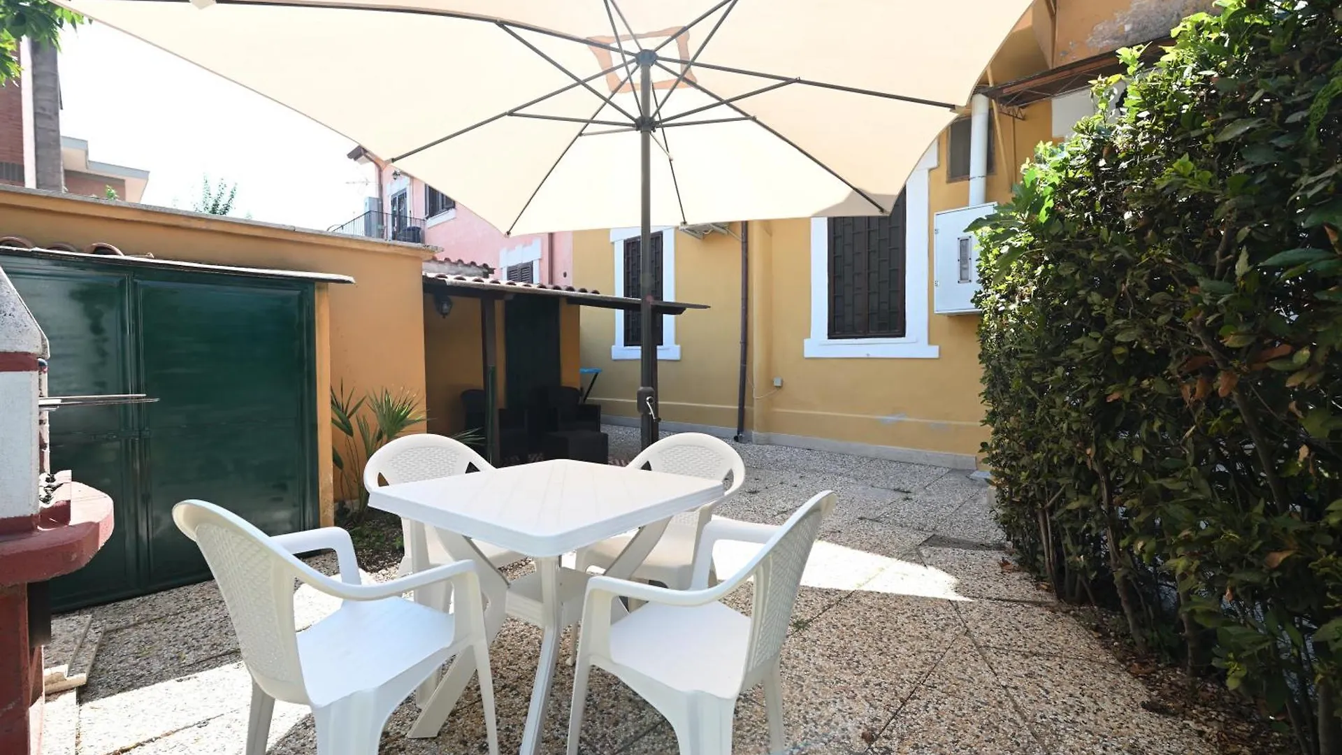 Appartamento Con Delizioso Giardino Acilia 0*,  Italy