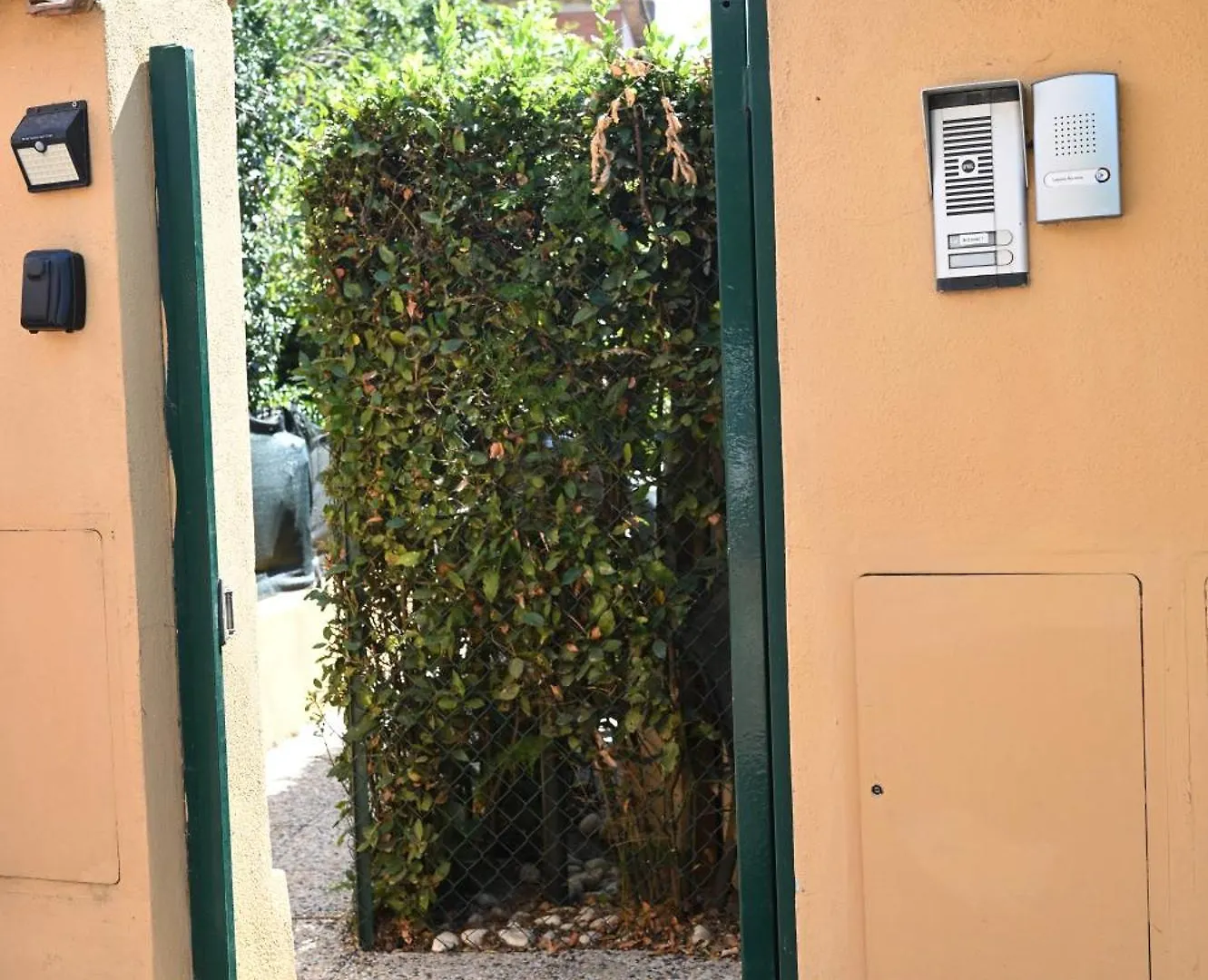 Appartamento Con Delizioso Giardino Acilia Italy