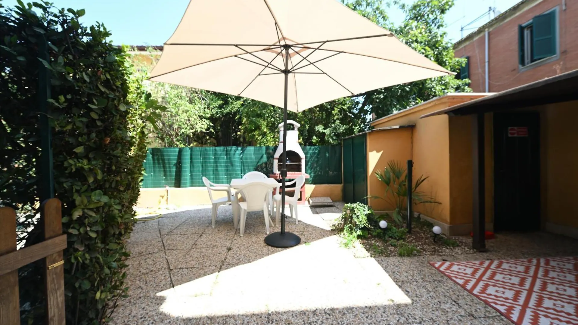 Apartment Appartamento Con Delizioso Giardino Acilia Italy