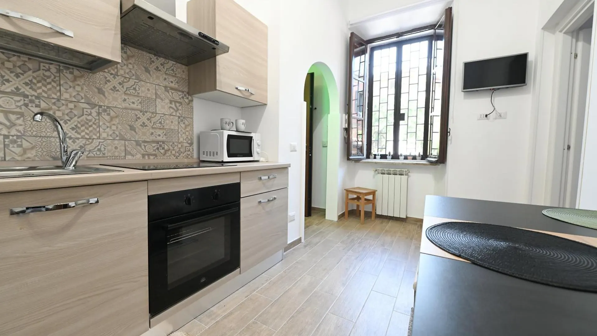Appartamento Con Delizioso Giardino Acilia 0*,